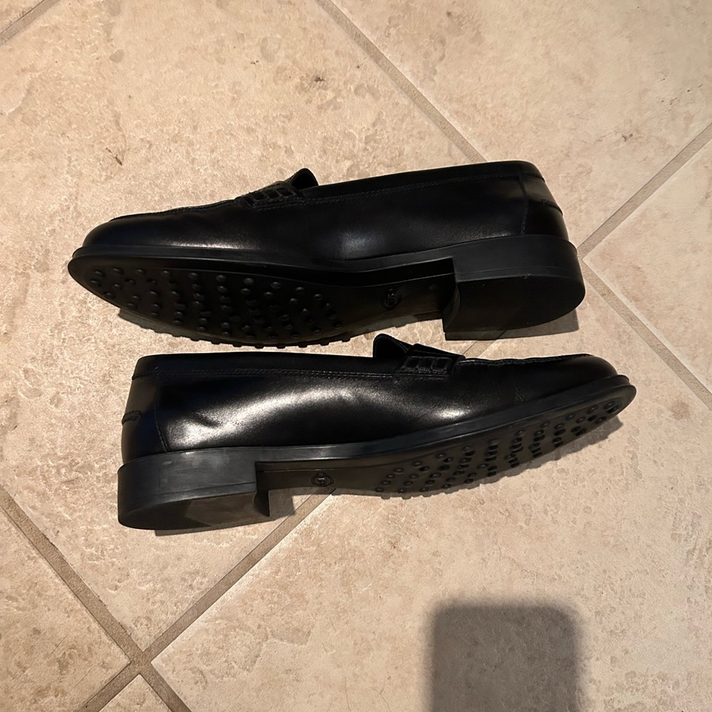 Black Tod’s penny loafer